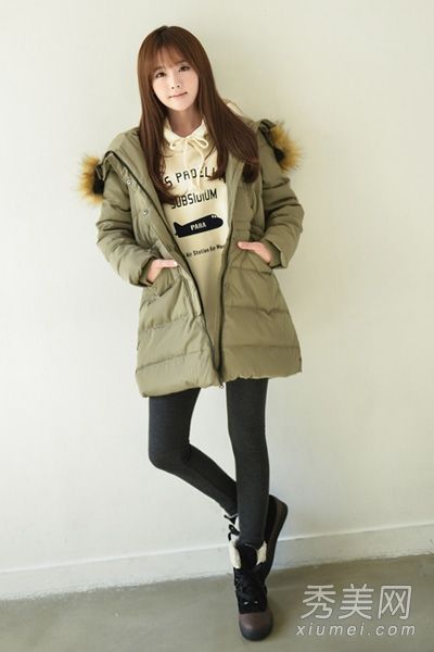 黑色紧身裤是最薄的裤子。该出去了