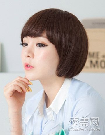 今年流行什么发型?韩式短发搭配甜美的中性风格
