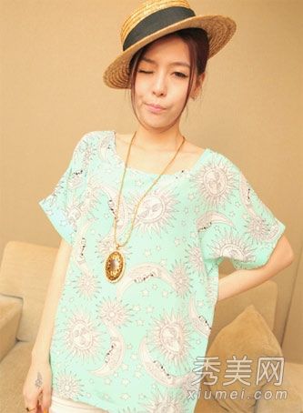 夏天玩冰淇淋,色彩鲜艳,搭配美观