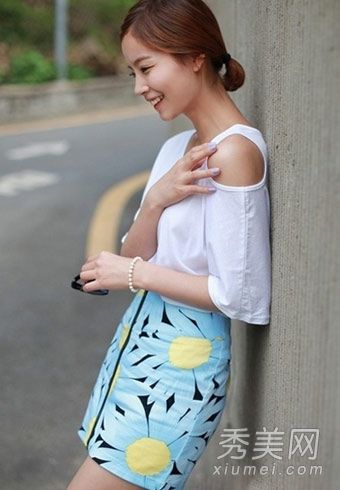 骨瘦如柴的武器，露肩t恤，清新，简单，赏心悦目