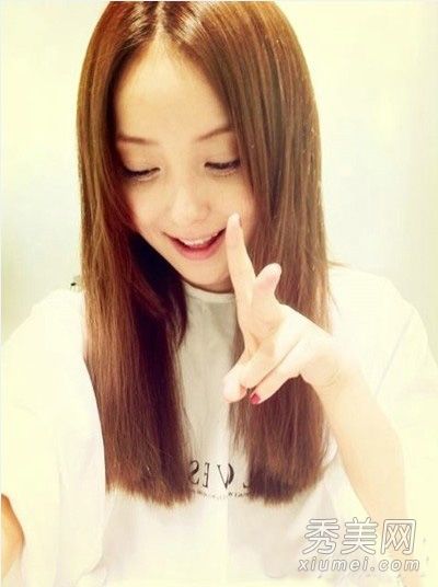 娃娃脸女孩发型设计10个V型面短发