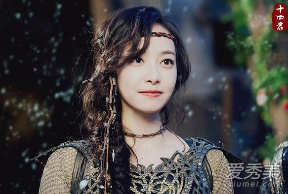 我甚至不能保持我的发际线。难怪人们总是叫我阿姨!