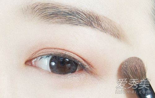 黄色皮肤的眼影!