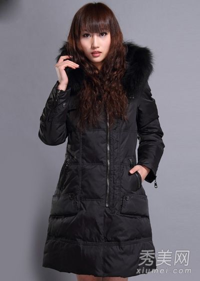 洗衣店注重如何在冬天洗羽绒服。