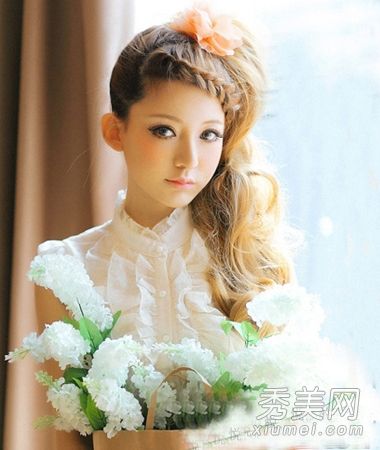 圆脸女孩长发发型设计9发扎成V型脸