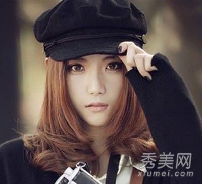女孩有什么发型?齐肩长发,摆脱方脸的尴尬