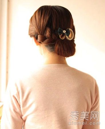 长发如何看起来好气质贵气盘发教程