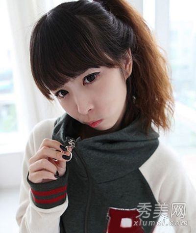 方脸看起来像什么样的发型?刘海修剪起来更甜美。