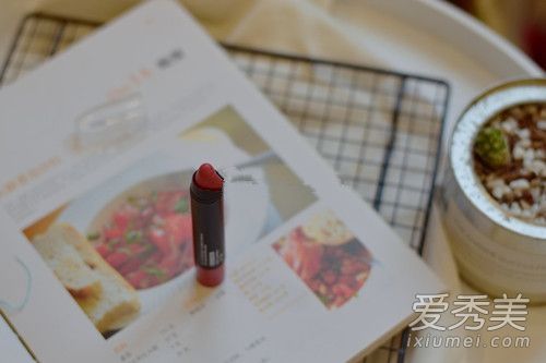 Odbo蜡笔口红07颜色测试