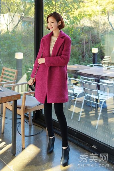 紧身裤+短靴又高又时尚