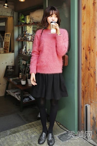 韩凡儿的小清新风格短裙毛衣