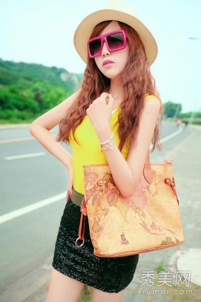 分析t恤搭配简单也可以假装大