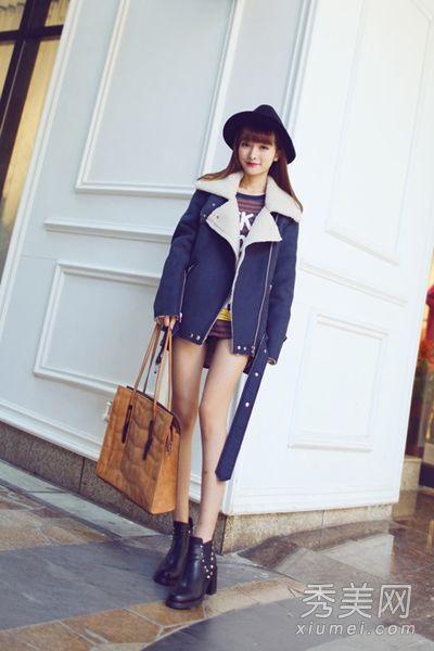 短粗斜纹棉布夹克正适合矮个子女孩。