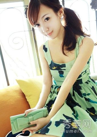 甜美的裙子衬托出你的甜美