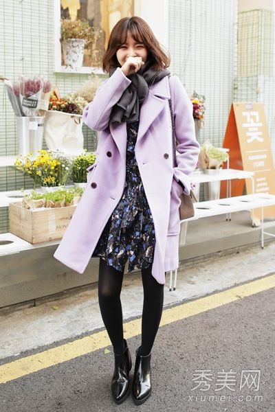 羊毛大衣+围巾保暖、时尚、更时尚。