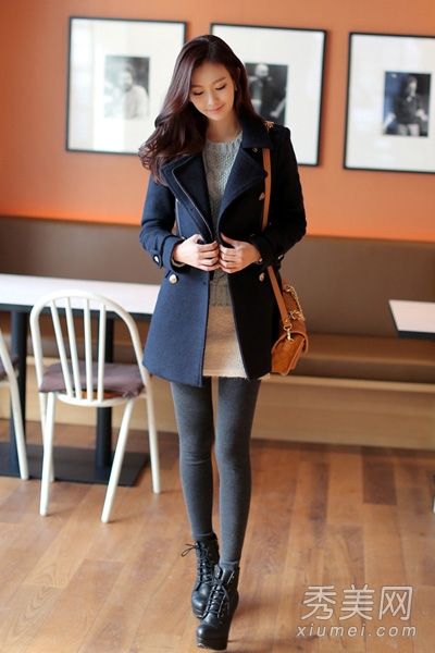 冬天大翻领外套必须又薄又小。