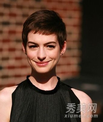 甜美又容易打理,教你做明星最喜欢的短发