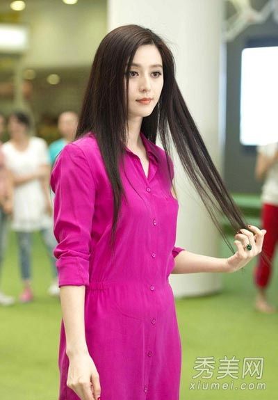 略胖的范冰冰不减肥，巧穿衣服显瘦