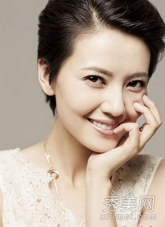 短发的形象在人们心中根深蒂固,女演员清新、帅气、与众不同。