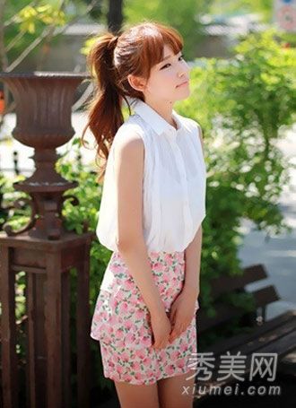 小清新风格的服装是纯粹的,并配合充分利用异性。