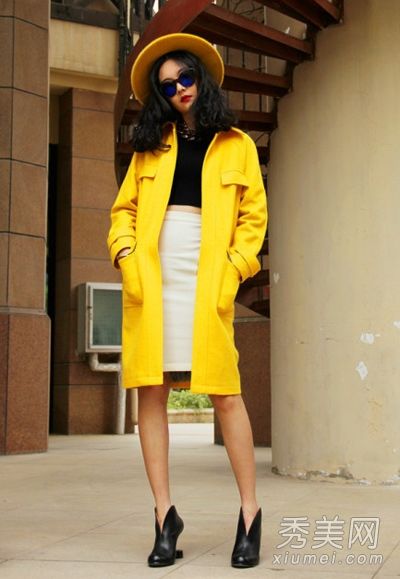 色彩鲜艳的大衣营造出一种好心情。8种穿着方式是最时尚的