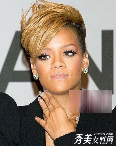 时尚豹纹元素攀钉秀魅力