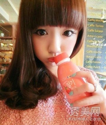 圆脸女孩适合什么发型?卷发塑料V型脸