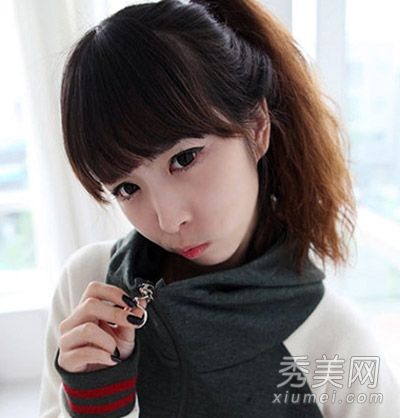 什么样的发型最适合方脸?最好用整齐的刘海修剪椭圆形的脸。