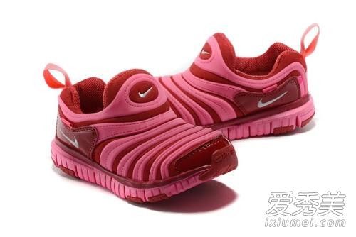 耐克卡特彼勒真假对比