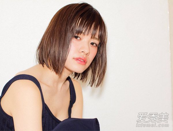 夏天的第一印象始于刘海。我想在这里看起来新鲜！