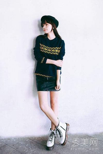 初冬无忧时尚高领毛衣+短裙