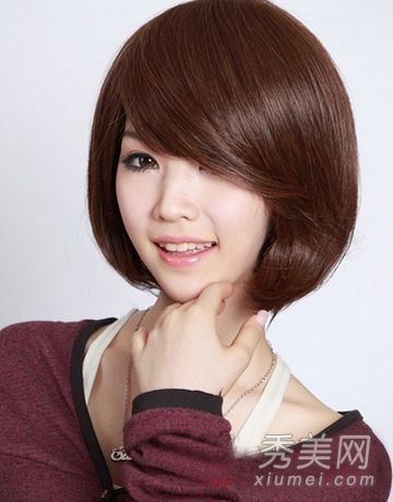 大脸盘的女孩适合留短发、韩国短发和俏皮的减寿。