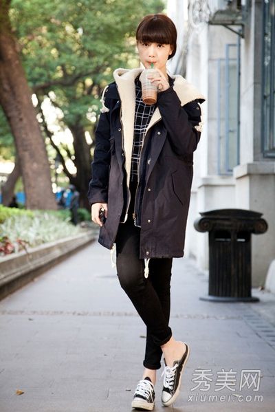 韩版棉衣搭配紧身裤既保暖又修身。
