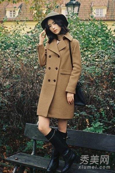 美丽的冬装与著名女士的爱情相匹配