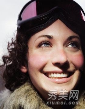 揭开各种斑点将教会你去除晒斑、雀斑和黄褐斑。