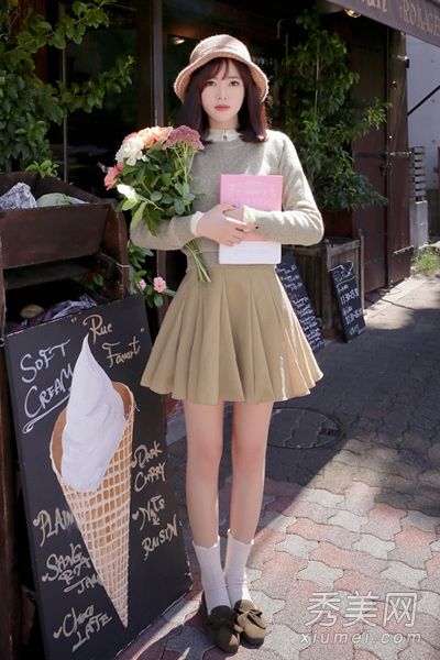 毛衣穿新鲜漂亮的衣服