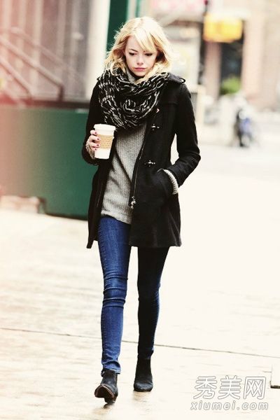 艾玛·柊司用简单的氛围展示欧美风格