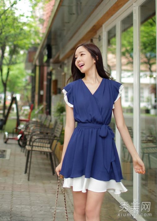 十件衣服很漂亮,一件可以被懒女孩拿出来。