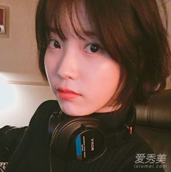 韩国的潮流女神正在剪掉一个发型。趋势是...