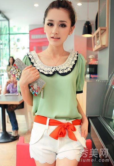 雪纺或棉T+短裤容易穿高的姿势