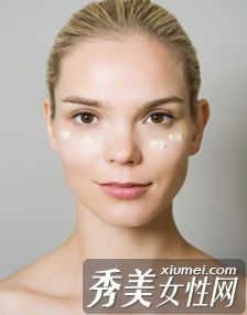 去除眼袋最有效的按摩方法