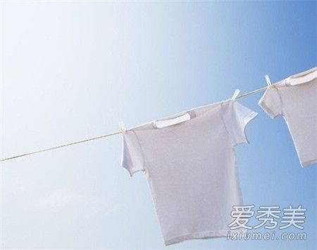 什么可以用来洗掉白色衣服的染色技巧