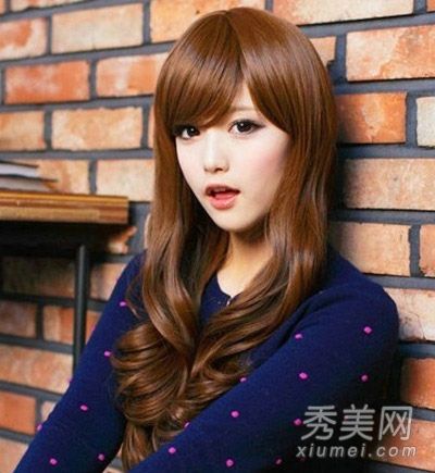 9个椭圆形的脸适合甜美的发型和时尚的面部化妆。