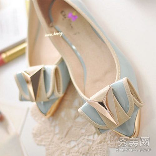 夏天你可以选择明亮清新的鞋子