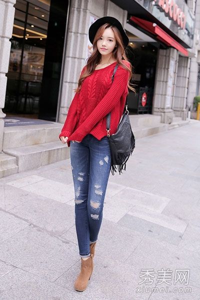 毛线衫搭配复古宽檐帽,打造优雅的社交名媛造型