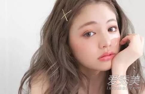 让我们在不画画的时候“随身”带上圣诞化妆教程