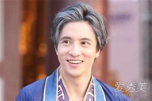 整容手术不仅限于女明星。像薛之谦这样的男明星也患有面瘫。
