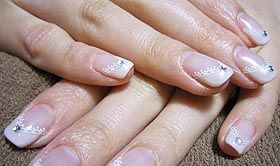 蕾丝美甲捕捉女孩的心