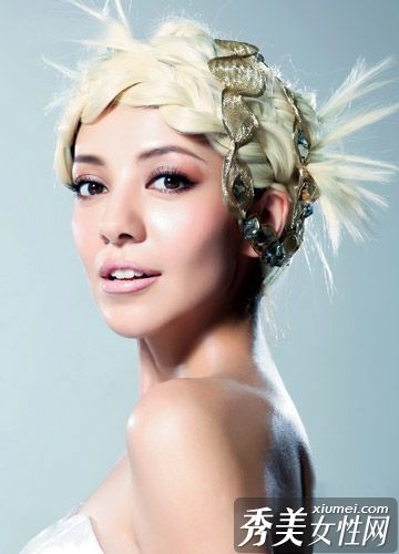 迷人而高贵的“强轮廓”新娘发