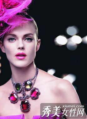 如何选择红莓化妆品来诱惑口红